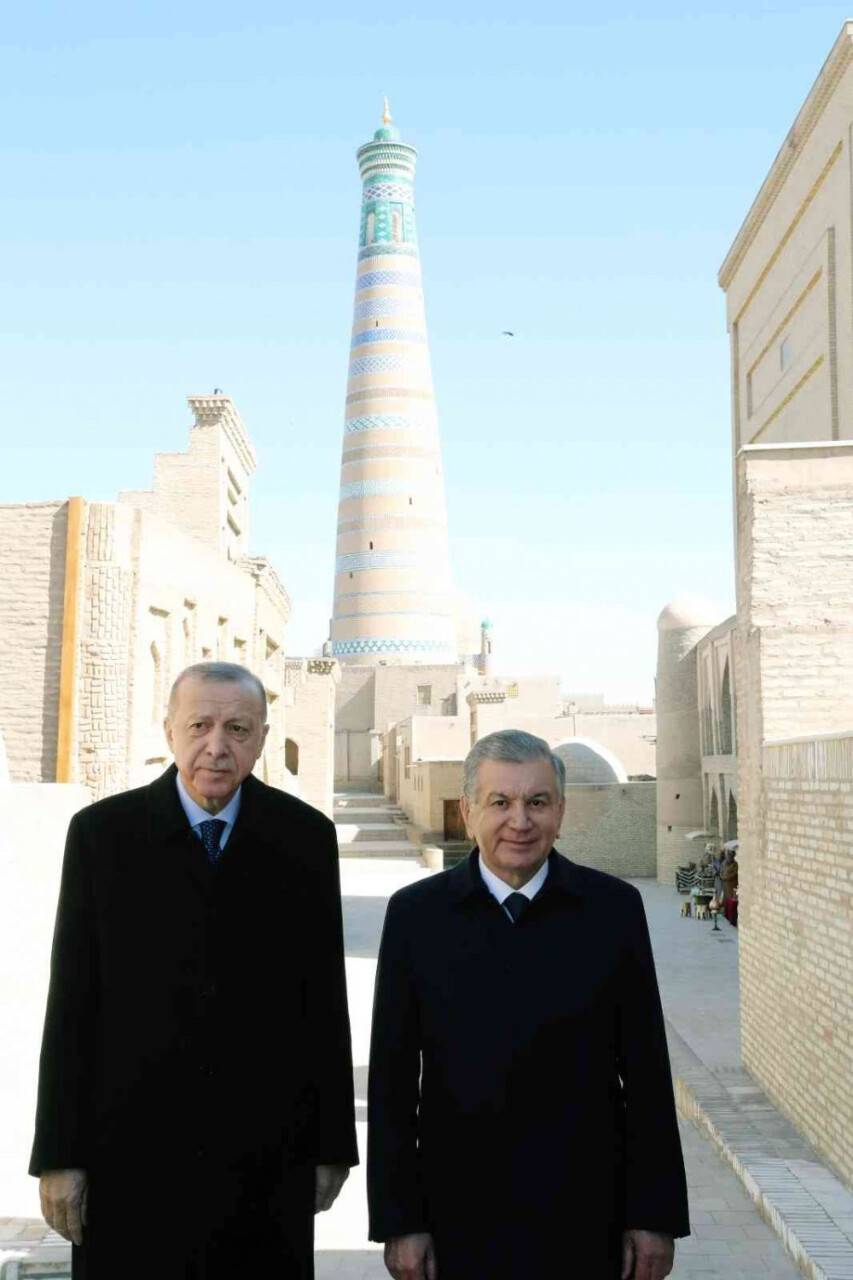 Cumhurbaşkanı Erdoğan, Özbekistan’da tarihi Hive kentini gezdi