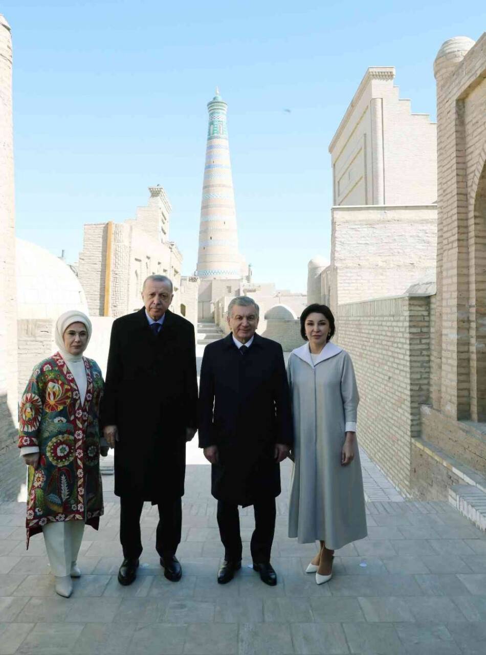 Cumhurbaşkanı Erdoğan, Özbekistan’da tarihi Hive kentini gezdi