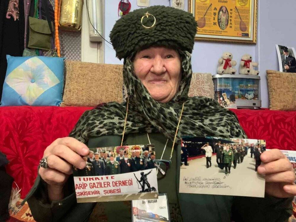 Eskişehirli âşık manileriyle Rusya-Ukrayna savaşına karşı çıktı