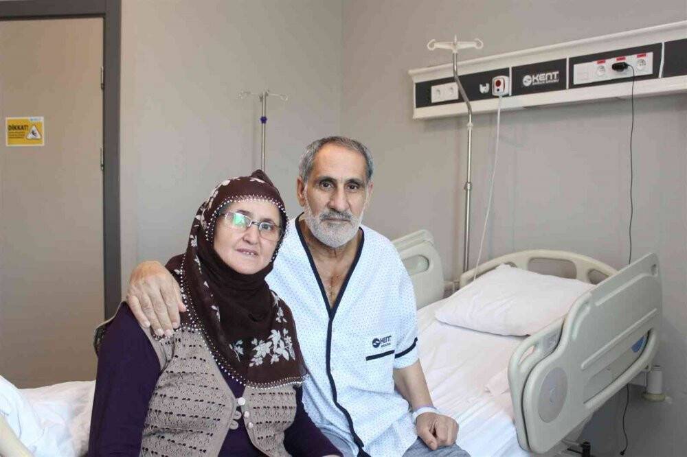 Karaciğer nakilli hastanın aort damarı değiştirildi