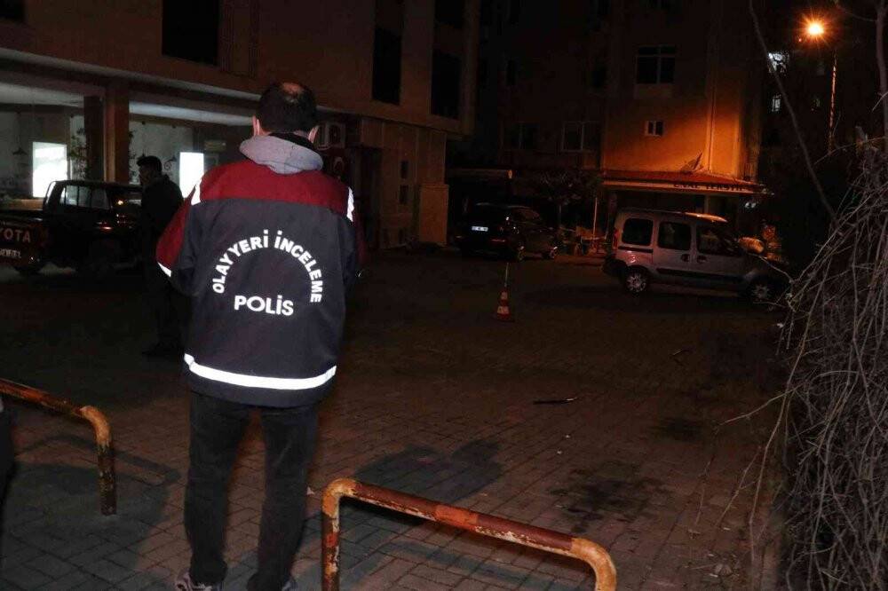 Ailelerin kavgasında çok sayıda kişi yaralandı