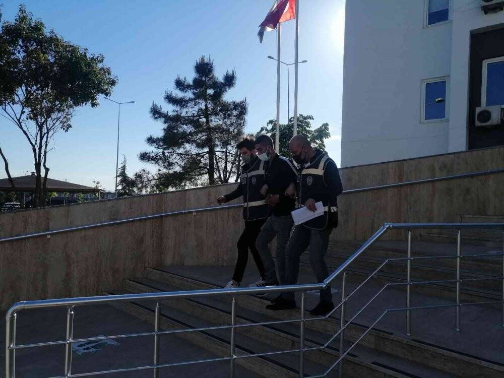 Eşini 15 yerinden bıçaklayan kocaya 11 yıl 3 ay hapis