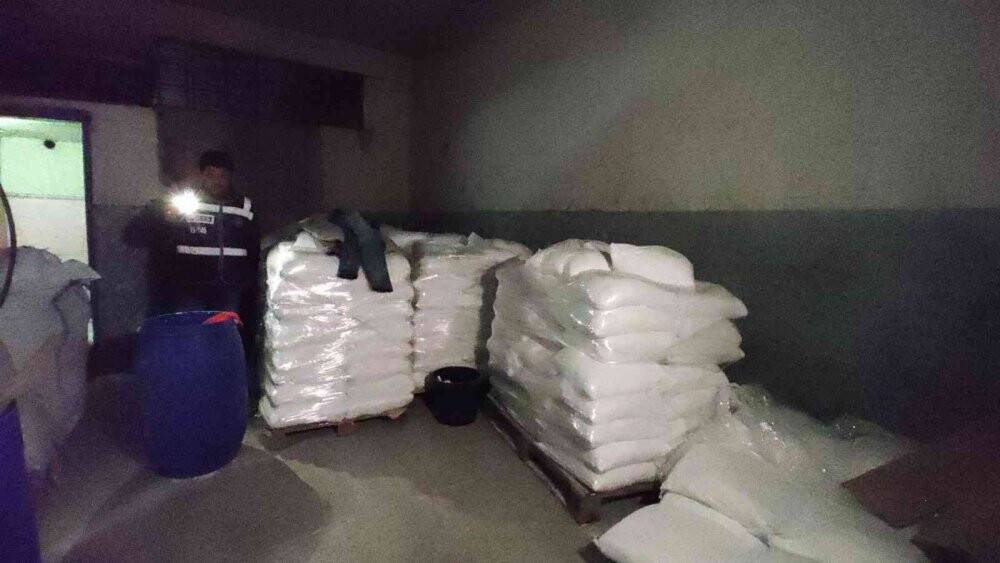 Eyüpsultan’da piyasa değeri 250 bin Türk Lirası olan sahte toz deterjan ele geçirildi