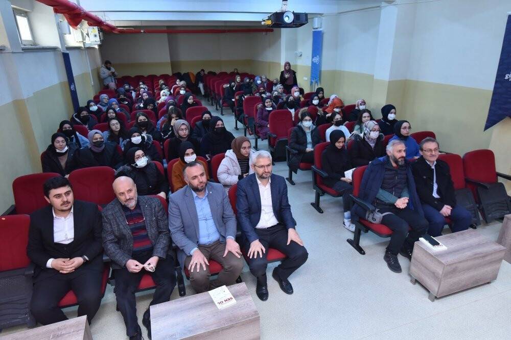 Karatay’da "Okur-Yazar Buluşmaları" sürüyor