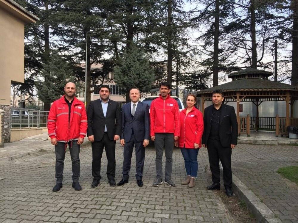 Kızılay sevgi evlerinde çocuklarla kucaklaştı