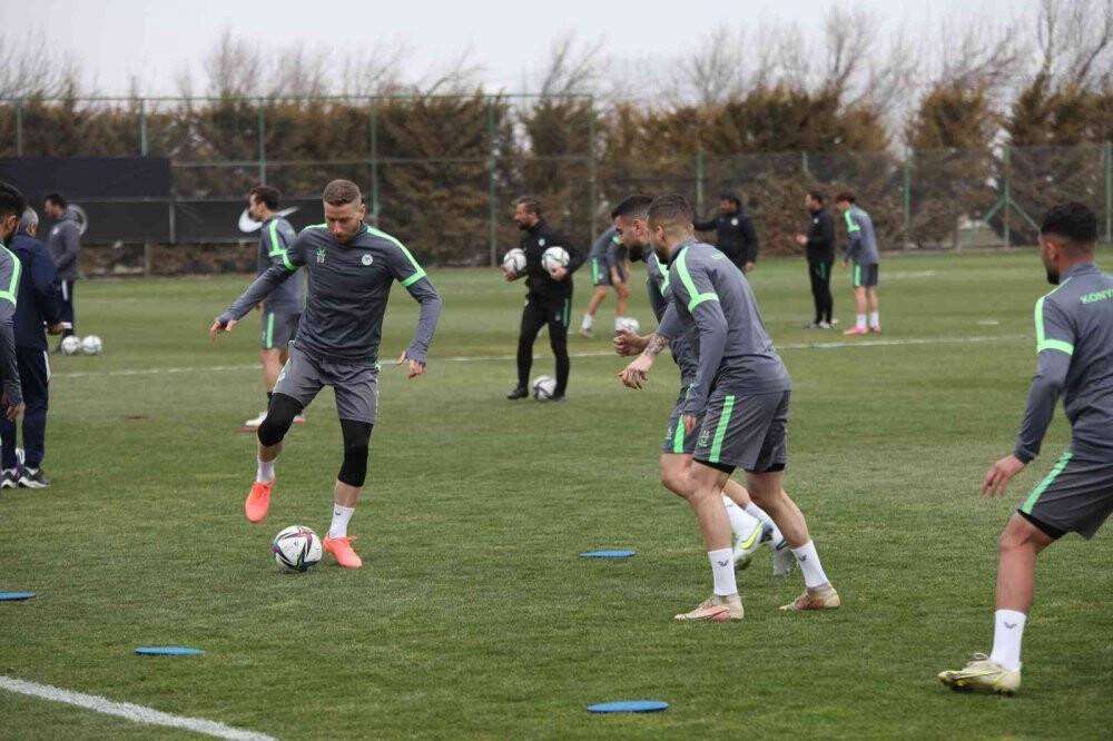 Konyaspor'un, Göztepe maçı hazırlıkları sürüyor