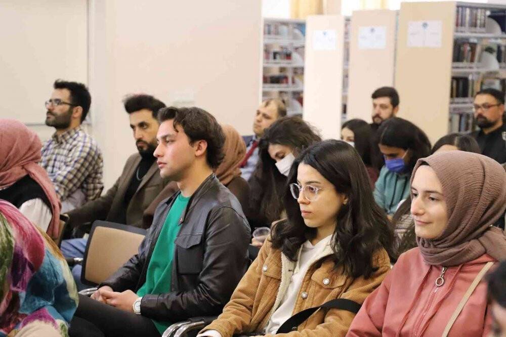 Rektör Zorlu: 'Ekibinize güvenirseniz işler mis gibi olur'