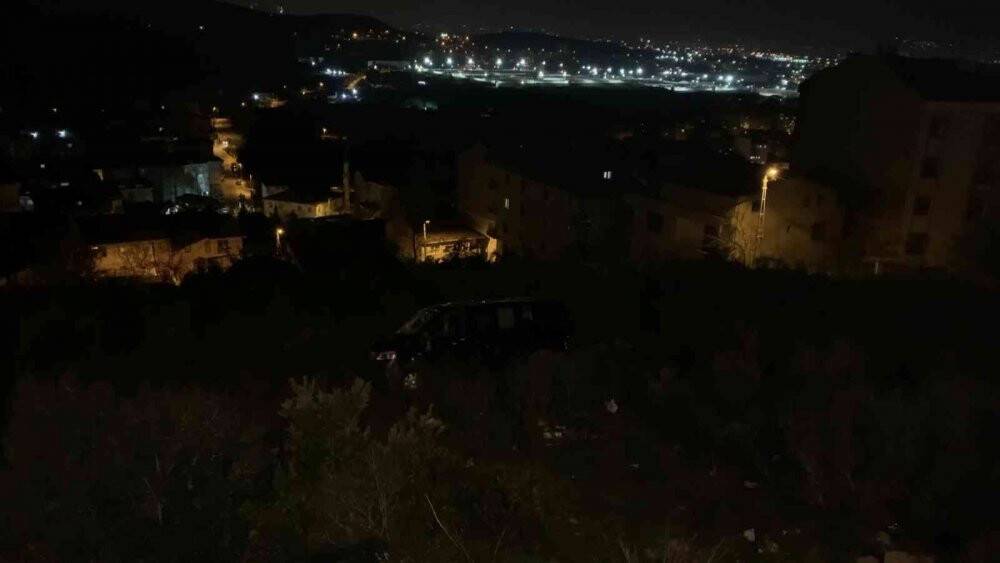 Sancaktepe’de minibüs şarampole yuvarlandı: Araç sürücüsü hayatını kaybetti