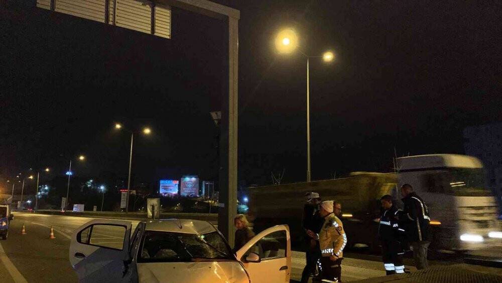 Bostancı’da otomobil takla attı