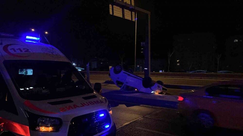 Bostancı’da otomobil takla attı
