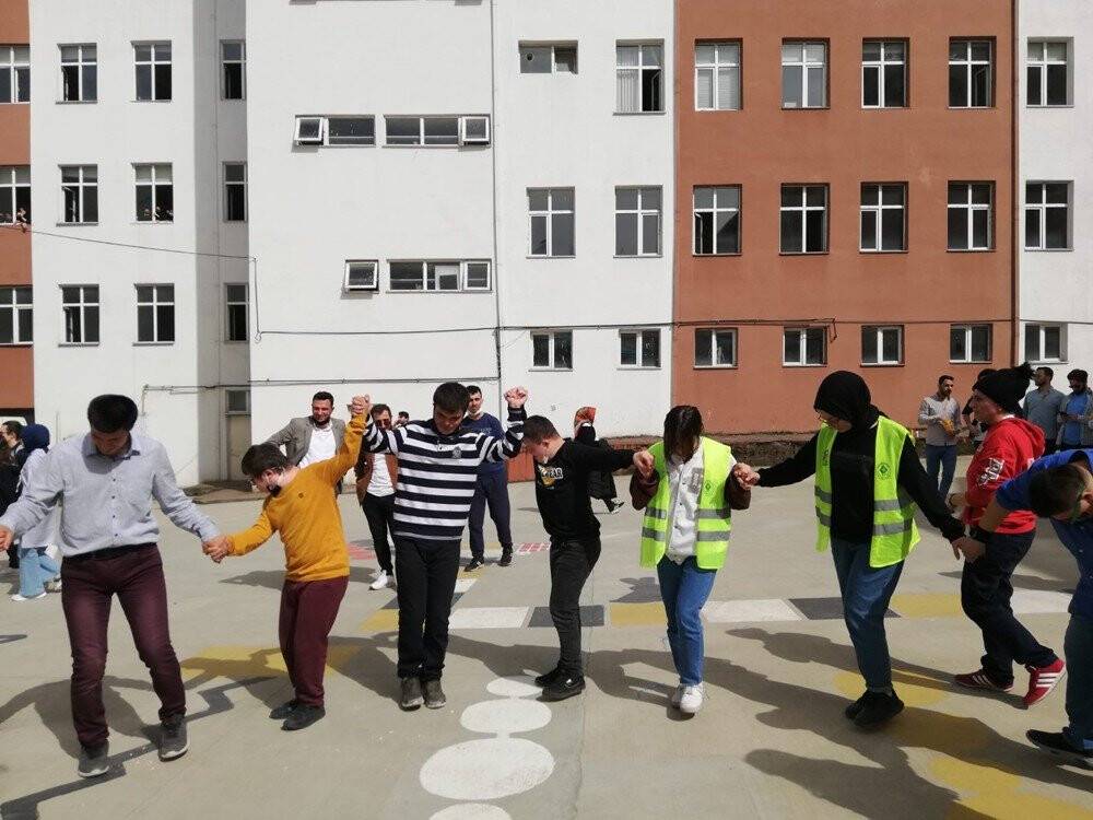 Dünya Otizm Farkındalık gününde çocuklar eğlendi