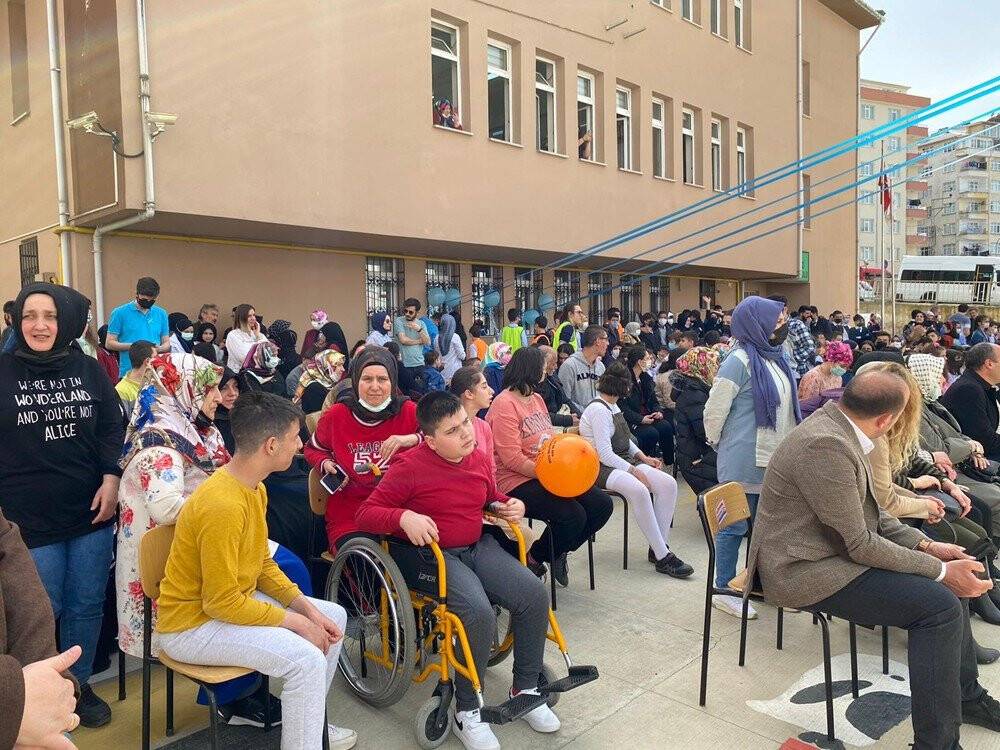 Dünya Otizm Farkındalık gününde çocuklar eğlendi