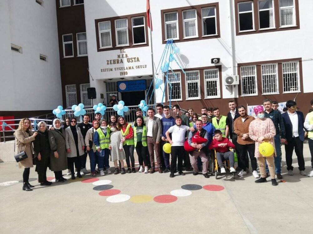 Dünya Otizm Farkındalık gününde çocuklar eğlendi