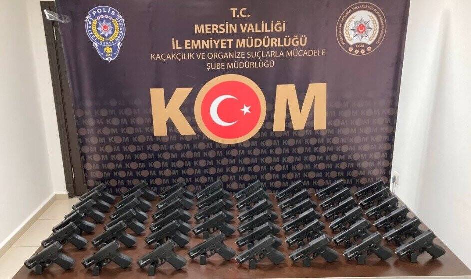 Silah tacirlerine operasyon: 8 gözaltı