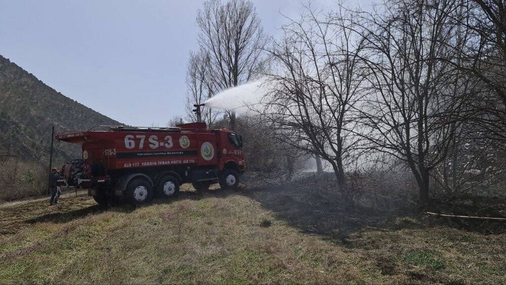 Fırtınanın kopardığı elektrik telleri yangın çıkardı