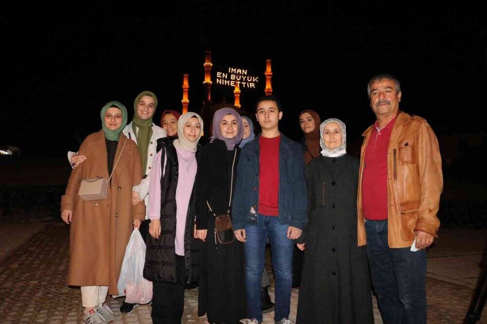 Mimar Sinan’ın ustalık eseri Selimiye’de ilk teravih coşkusu