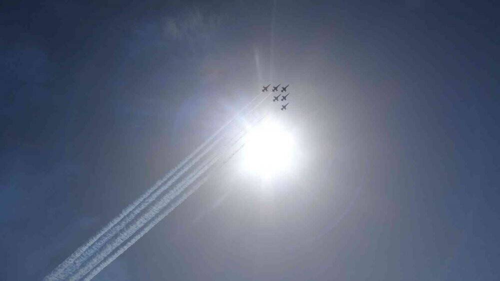 Türk Yıldızları, Van Gölü semalarında nefes kesti