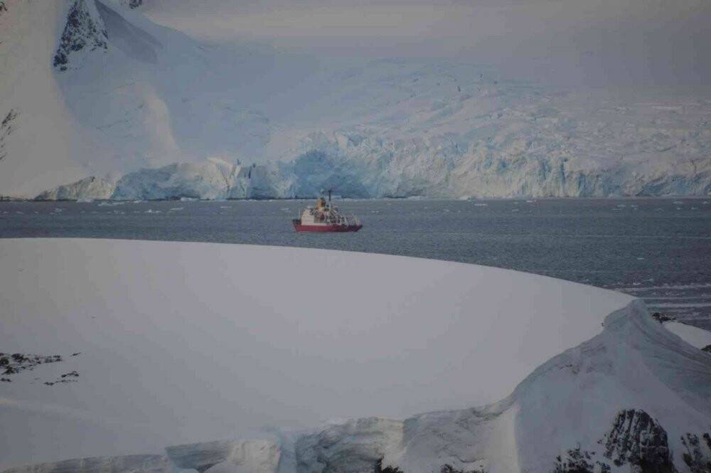 Ukrayna’nın araştırma gemisi savaşa rağmen Antarktika’ya ulaştı