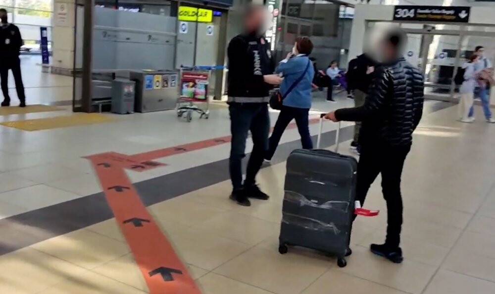 Bu seferde vitamin kutularına saklamışlar!