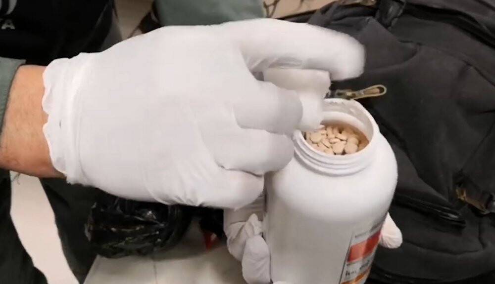 Bu seferde vitamin kutularına saklamışlar!