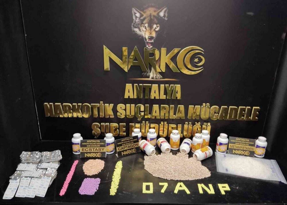 Bu seferde vitamin kutularına saklamışlar!