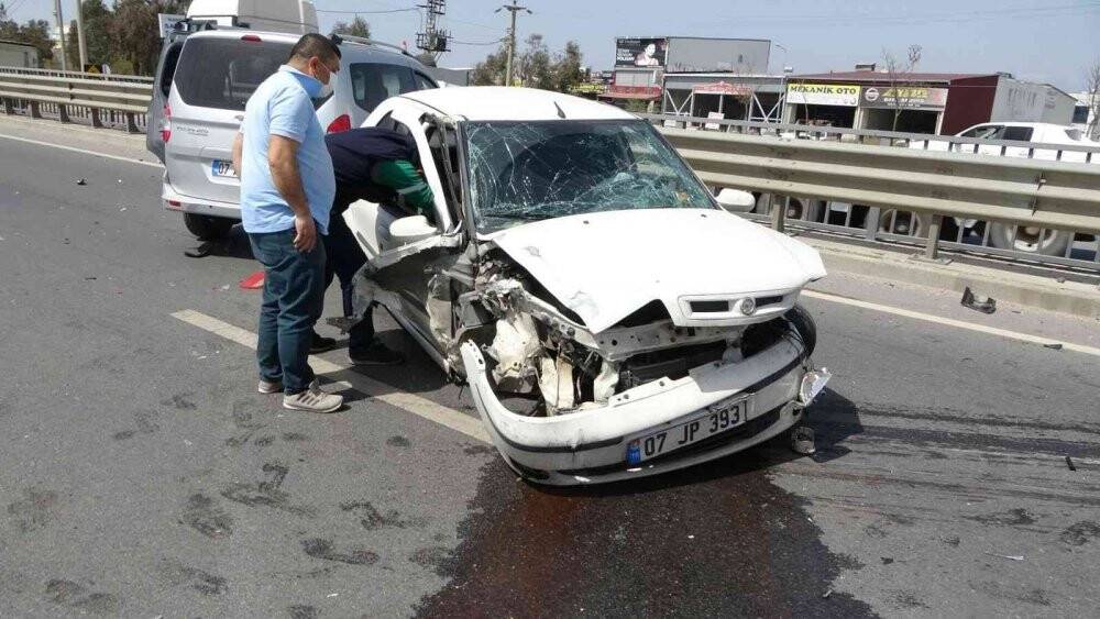 Kazada iki araç hurdaya döndü