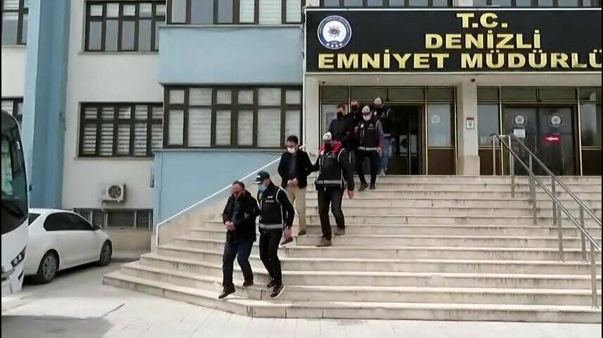 Denizli’de 12 FETÖ üyesi tutuklandı