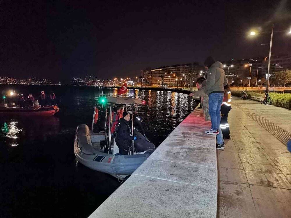 İzmir’de denizde erkek cesedi bulundu