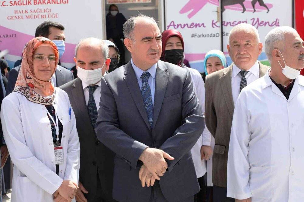 Konya’da Kanser Tarama Tırı 31 ilçeyi kadınlar için gezecek