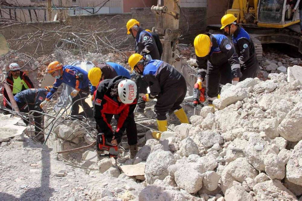 Sivas’ta nefes kesen tatbikat