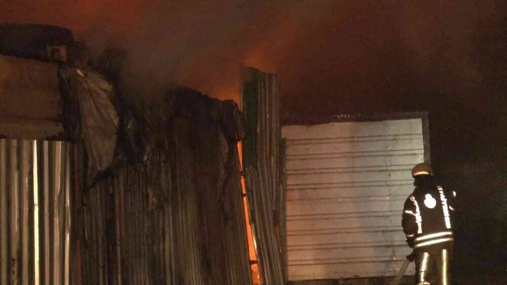 Ümraniye’de büyük yangın!