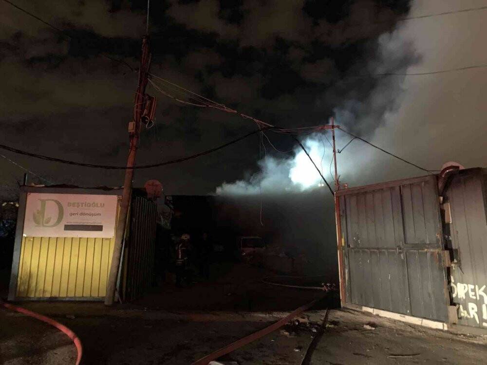 Ümraniye’de büyük yangın!