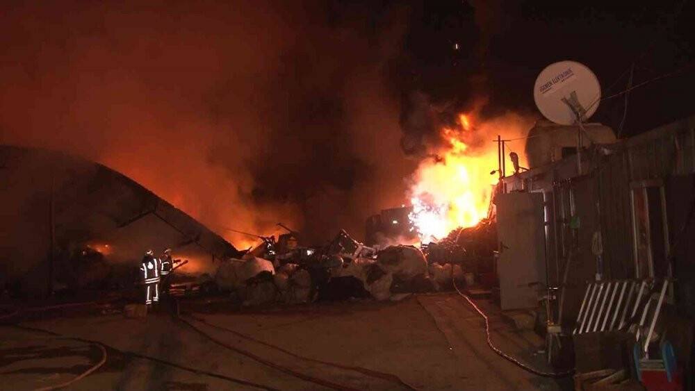 Ümraniye’de büyük yangın!