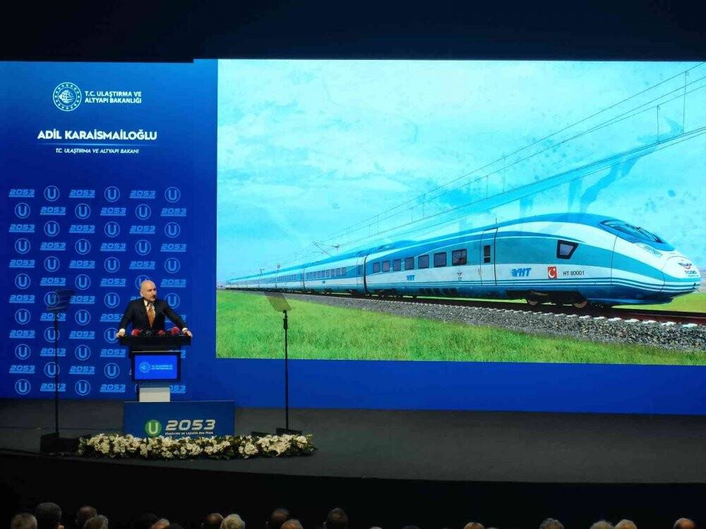 Bakan Karaismailoğlu: 'Hızlı trenlerle bağlı il sayımız 8'den 52'ye çıkacak'