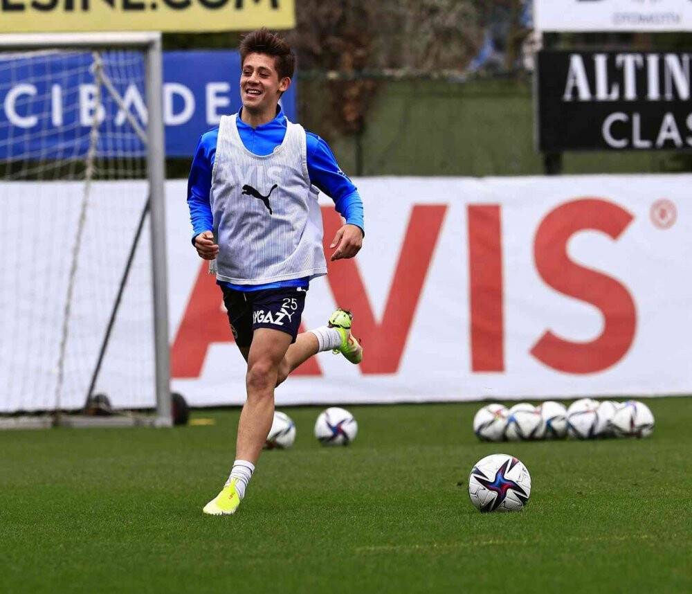 Fenerbahçe, derbi hazırlıklarını sürdürdü