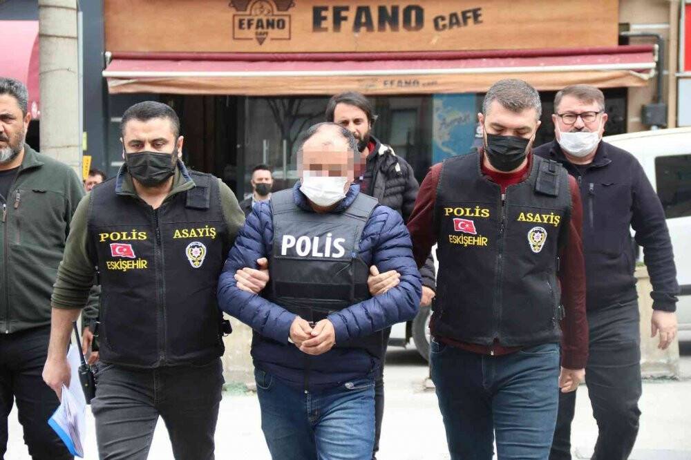 Husumetlisini öldürdükten sonra polise teslim olan şüpheli adliyeye sevk edildi