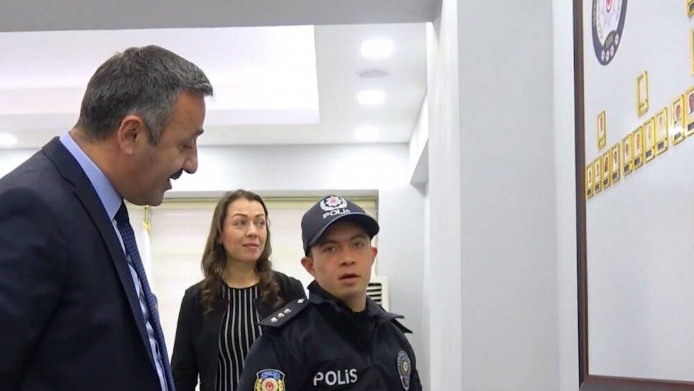 Isparta’da down sendromlu Yunus polis oldu