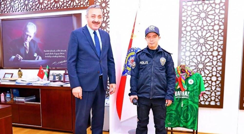 Isparta’da down sendromlu Yunus polis oldu