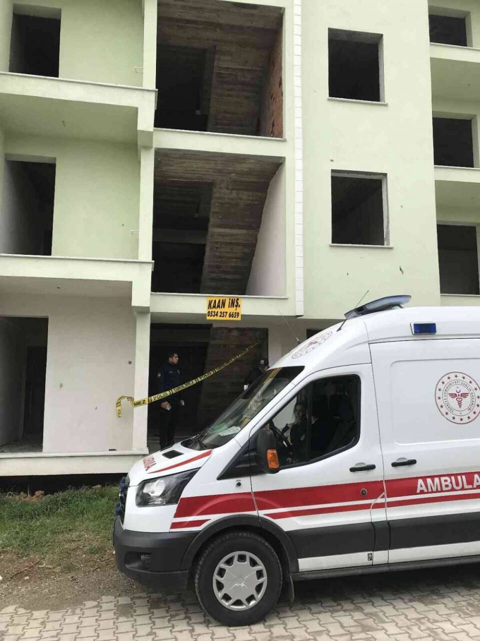 Yaşlı adam yaşadığı metruk binada ölü bulundu