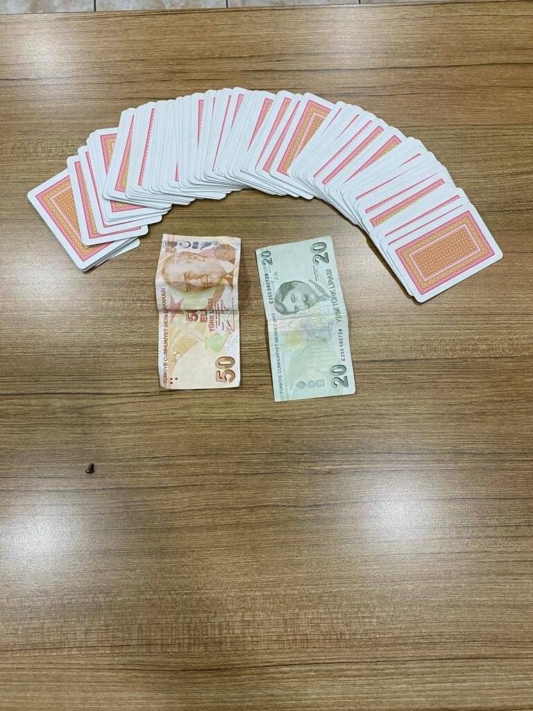 Kumar oynayan 16 kişiye 29 bin TL para cezası