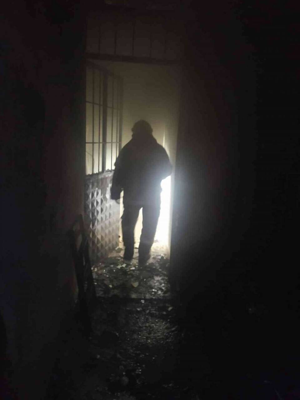 Yangın müstakil evi kullanılmaz hale getirdi