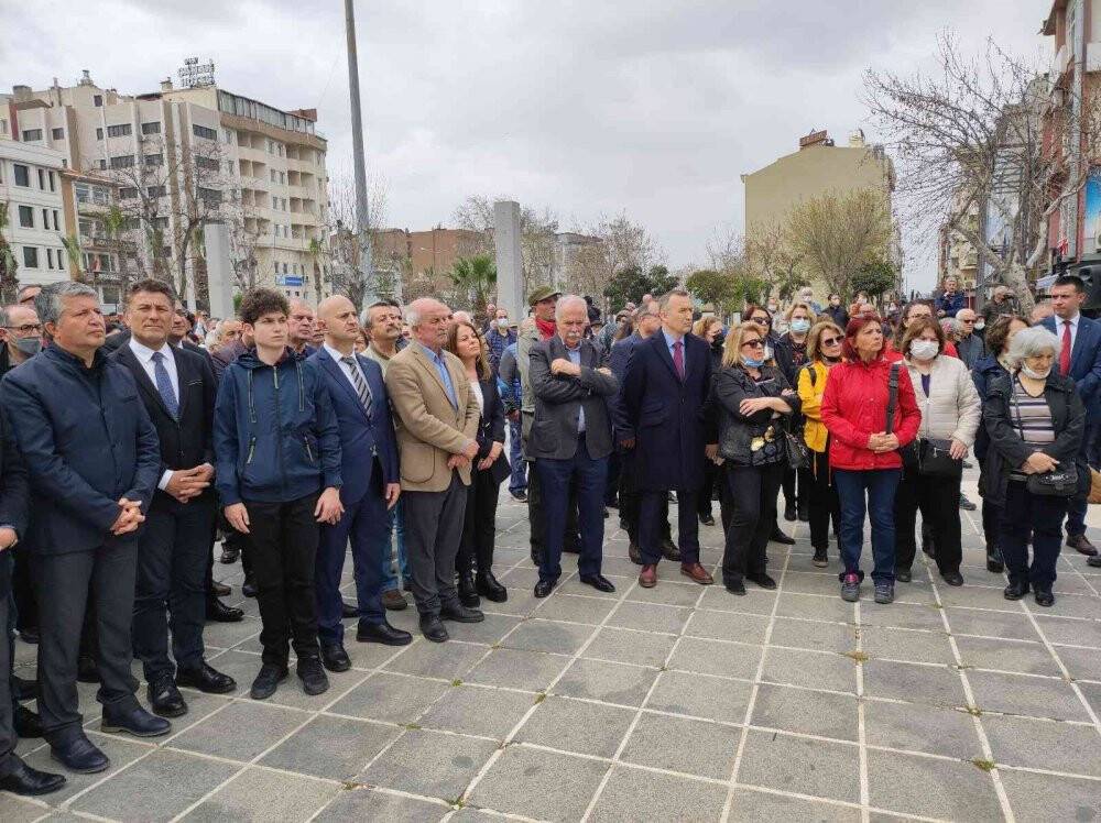 Çanakkale’de görevden uzaklaştırılan belediye başkan yardımcısı için eylem