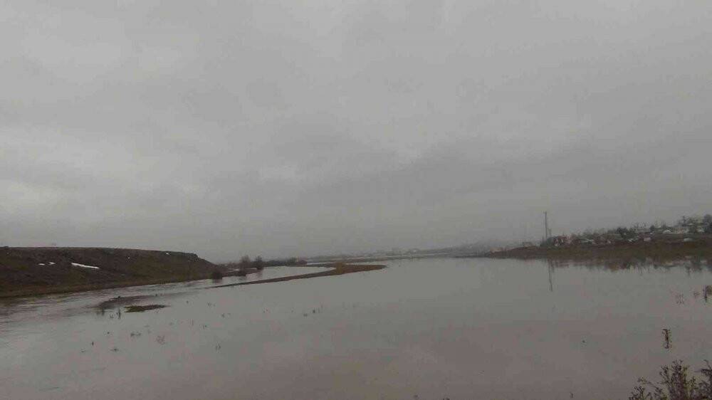 Kars’ta sel tehlikesi devam ediyor