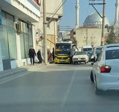 Yol verme tartışması kavgaya dönüştü