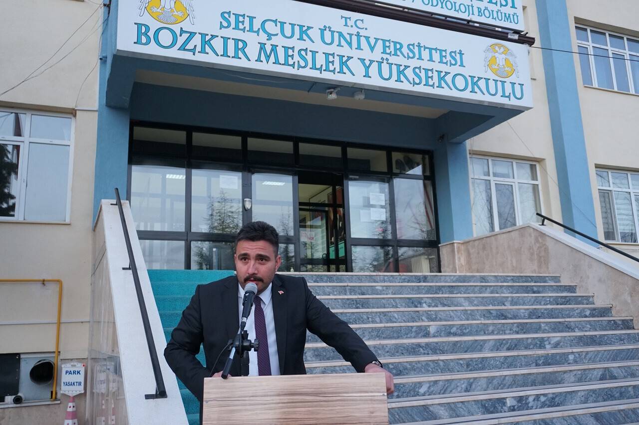 aa-20220408-27503893-27503887-bozkirda-universite-ogrencileri-iftarda-bulustu.jpg