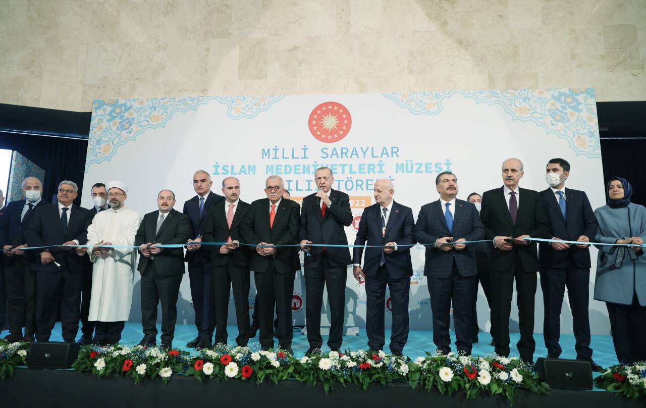aa-20220408-27507694-27507693-cumhurbaskani-erdogan-milli-saraylar-islam-medeniyetleri-muzesinin-acilisina-katildi.jpg