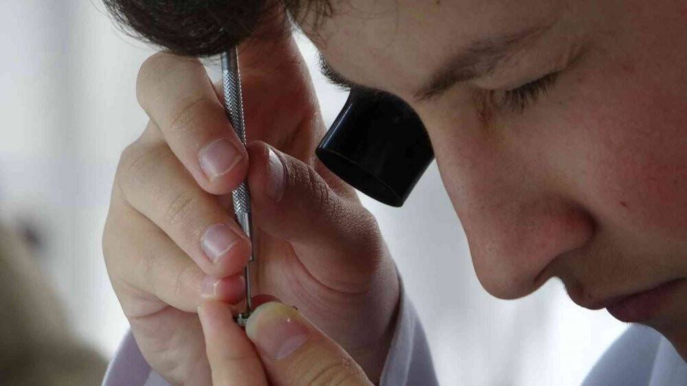 Cumhurbaşkanı Erdoğan’a hediye edilen saat bu okulda yapıldı