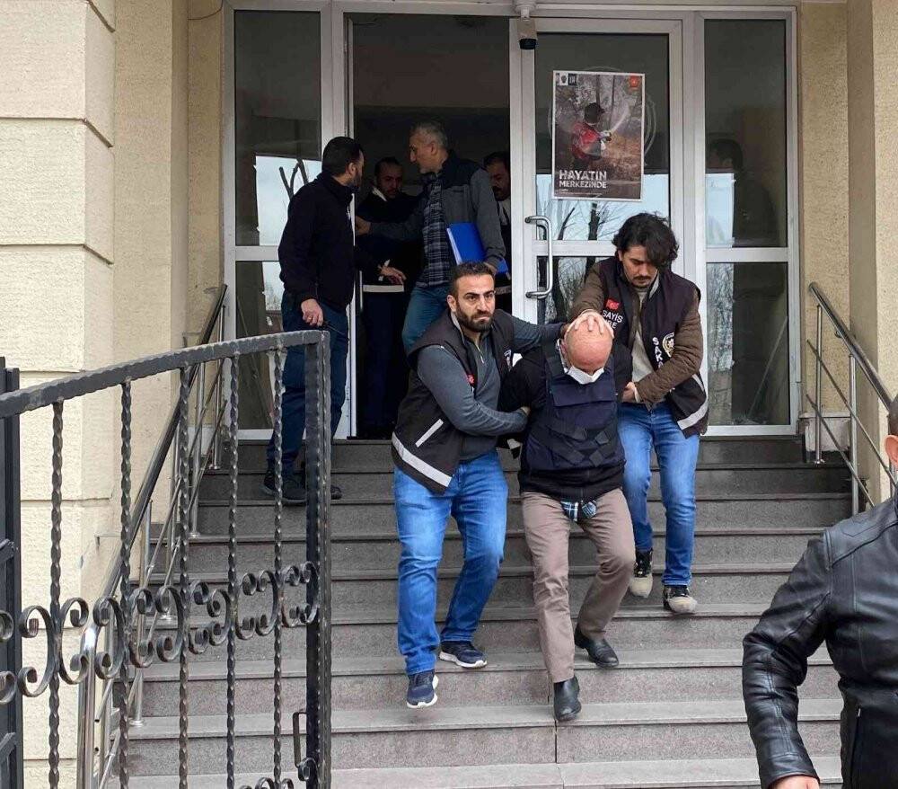 İftar vakti aile katliamı yapan şüpheli tutuklandı