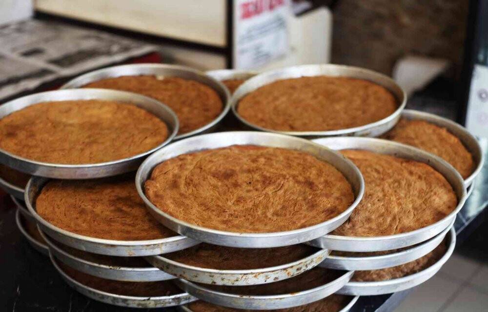 İftarda tatlı, sahurda ekmek vazgeçilmez lezzet; tahinli pide