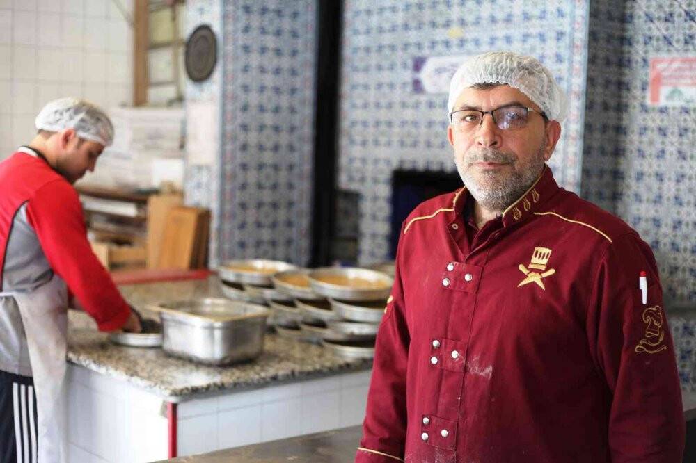 İftarda tatlı, sahurda ekmek vazgeçilmez lezzet; tahinli pide